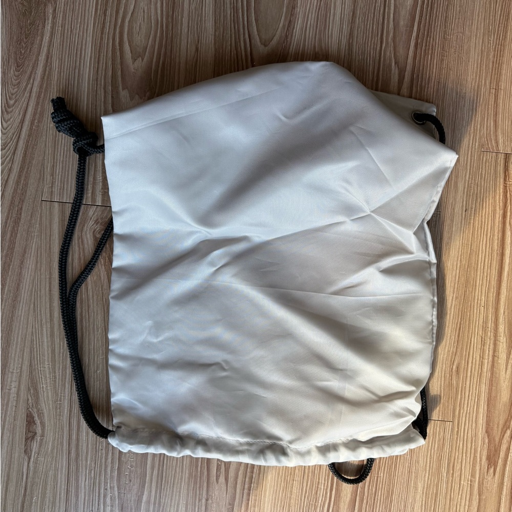 Hunter Gray Drawstring Bag - Never Used - image 2